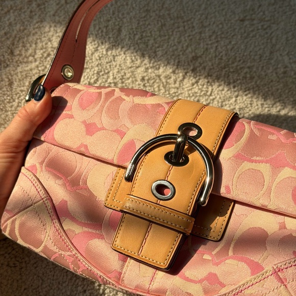 NWT! Rare 2005 COACH SoHo Optic Pink and Tan Shoulder Bag - Picture 7 of 9